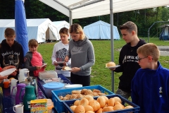 Müde Gesichter zum leckeren Frühstück