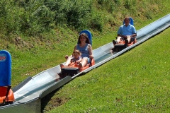 Zur Sommerrodelbahn!